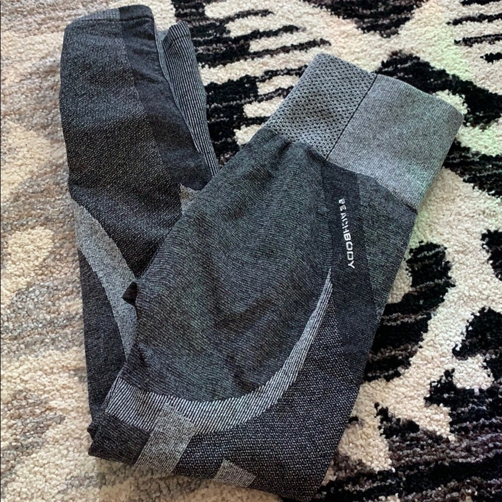 Beachbody compression Leggings